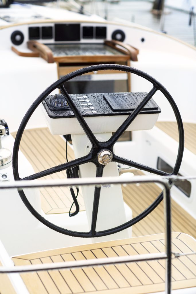 Linjett 39 with Jefa pedestal